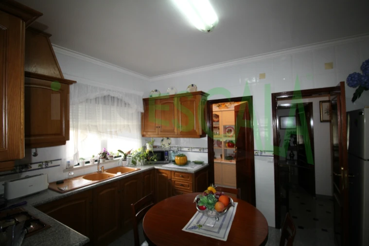 Moradia T5 para Venda em Marvila, Ribeira Santarém, São Salvador, São Nicolau Foto 11