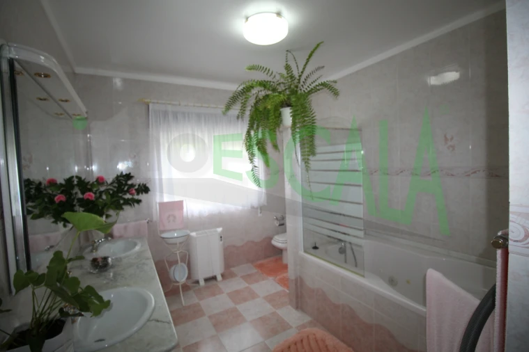 Moradia T5 para Venda em Marvila, Ribeira Santarém, São Salvador, São Nicolau Foto 23