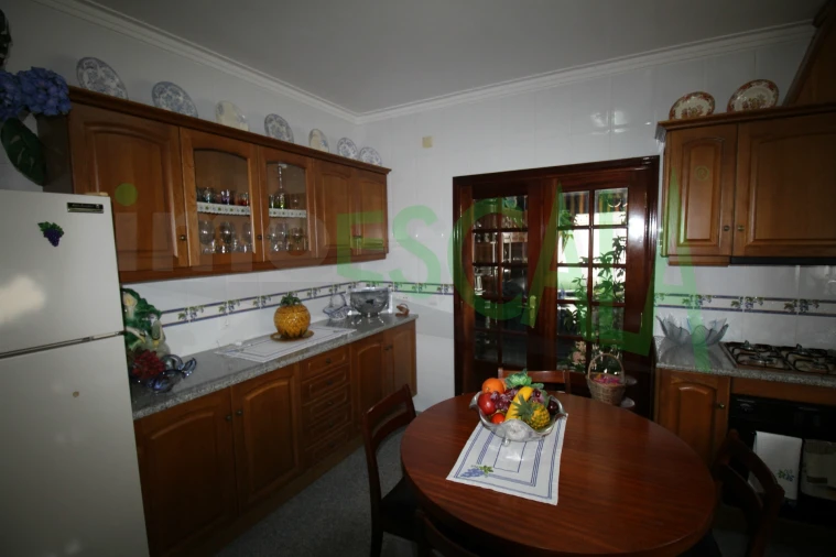 Moradia T5 para Venda em Marvila, Ribeira Santarém, São Salvador, São Nicolau Foto 9