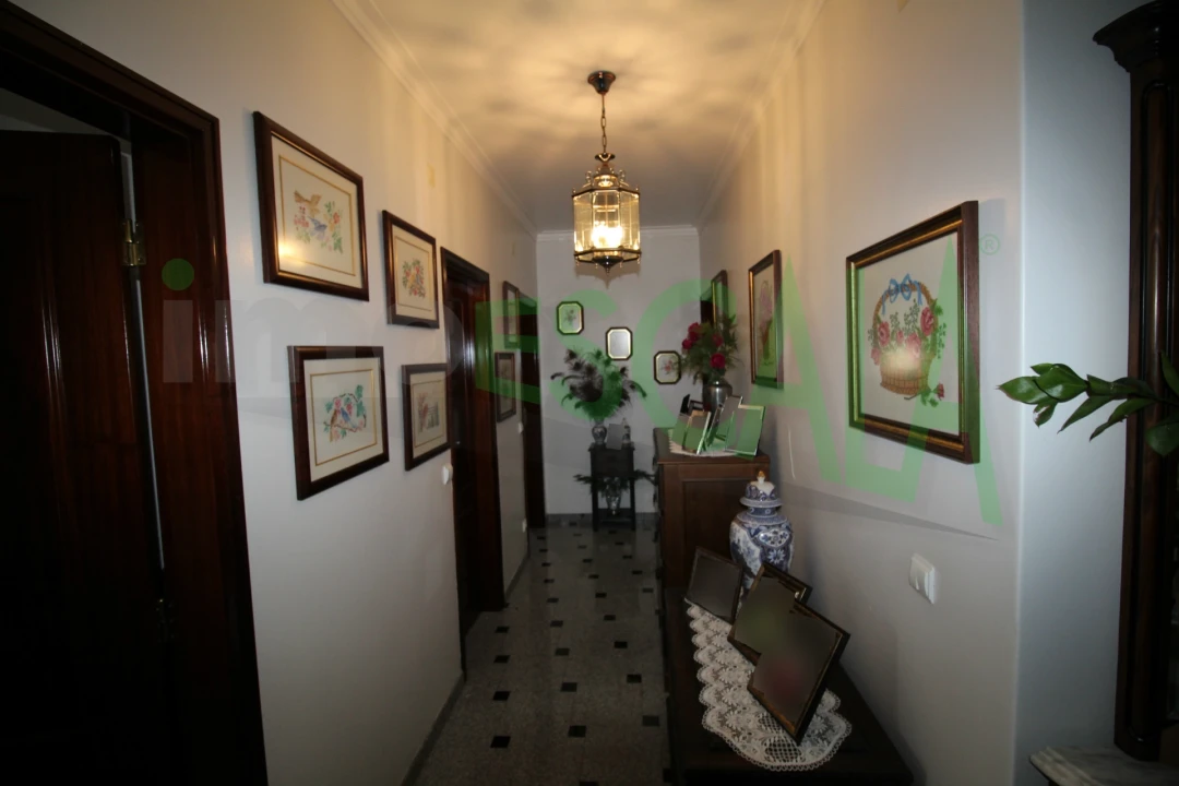 Moradia T5 para Venda em Marvila, Ribeira Santarém, São Salvador, São Nicolau Foto 5