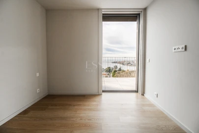 Apartamento T4 para Venda em Santa Marinha e São Pedro da Afurada