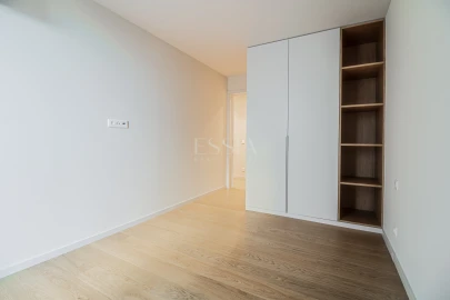 Apartamento T4 para Venda em Santa Marinha e São Pedro da Afurada