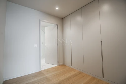 Apartamento T4 para Venda em Santa Marinha e São Pedro da Afurada