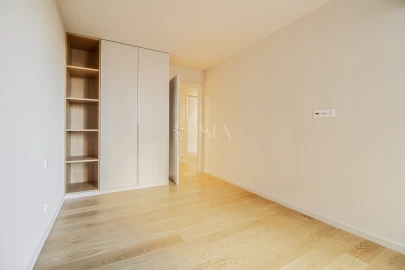 Apartamento T4 para Venda em Santa Marinha e São Pedro da Afurada