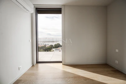 Apartamento T4 para Venda em Santa Marinha e São Pedro da Afurada