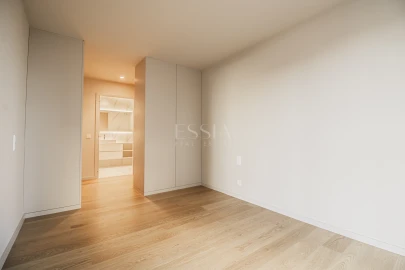 Apartamento T4 para Venda em Santa Marinha e São Pedro da Afurada