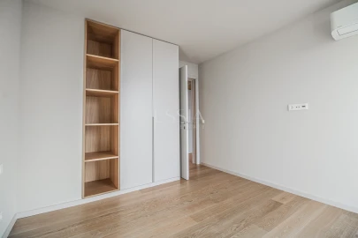 Apartamento T4 para Venda em Santa Marinha e São Pedro da Afurada