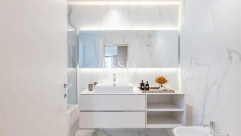 Apartamento T4 para Venda em Santa Marinha e São Pedro da Afurada
