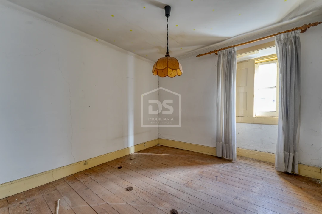 Prédio para Venda em Santo Antonio dos Olivais Foto 33