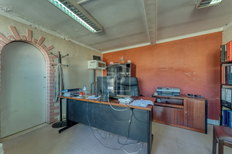 Prédio para Venda em Santo Antonio dos Olivais Foto 11