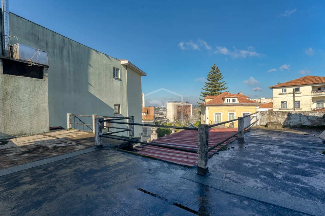 Prédio para Venda em Santo Antonio dos Olivais Foto 48