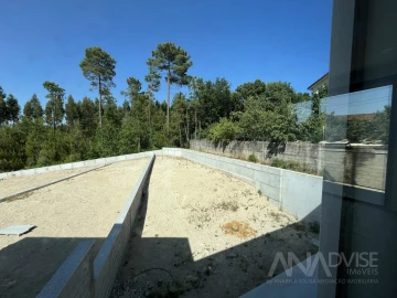 Moradia T3 para Venda em São João de Lourosa
