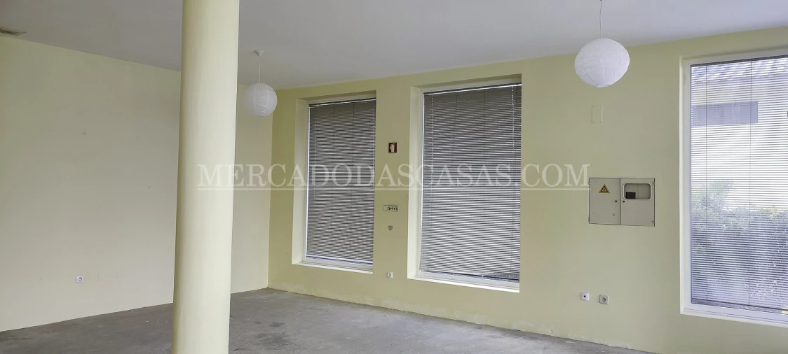 Loja para Arrendamento em Esmoriz Foto 4