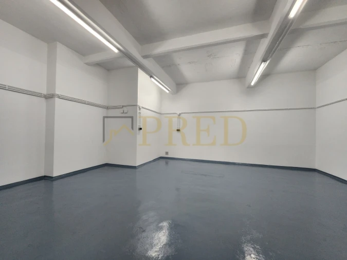 Armazém para Arrendamento em Paranhos