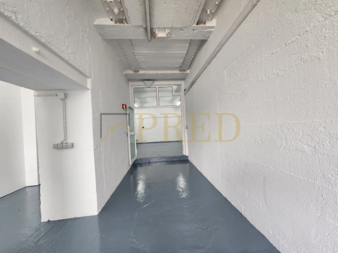 Armazém para Arrendamento em Paranhos Foto 3