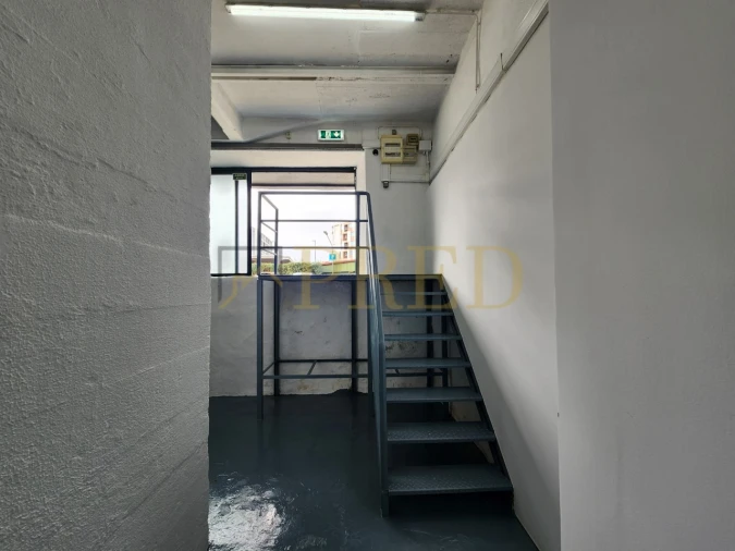 Armazém para Arrendamento em Paranhos Foto 5