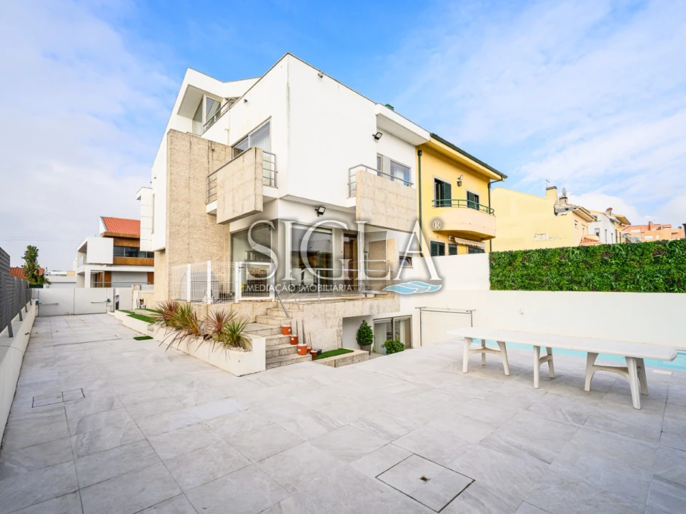 Moradia T4 para Arrendamento em Canidelo Foto 3