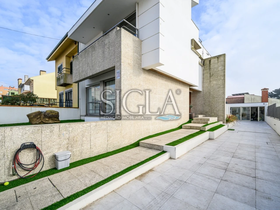 Moradia T4 para Arrendamento em Canidelo Foto 1