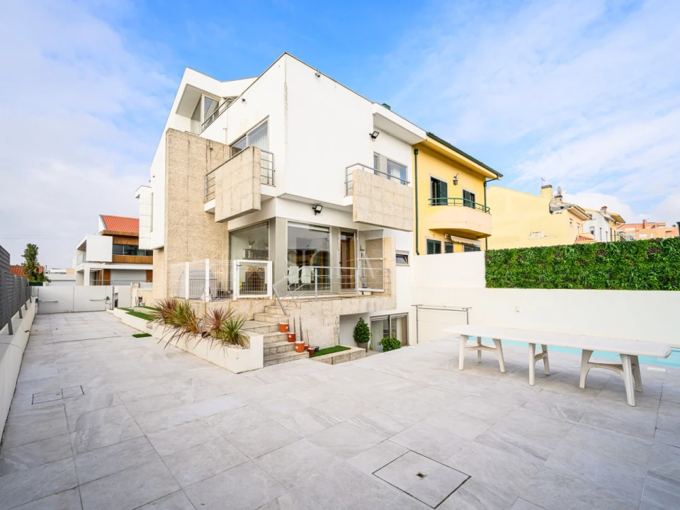 Moradia T4 para Arrendamento em Canidelo Foto 5