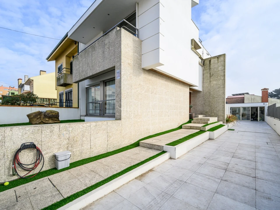 Moradia T4 para Arrendamento em Canidelo Foto 1