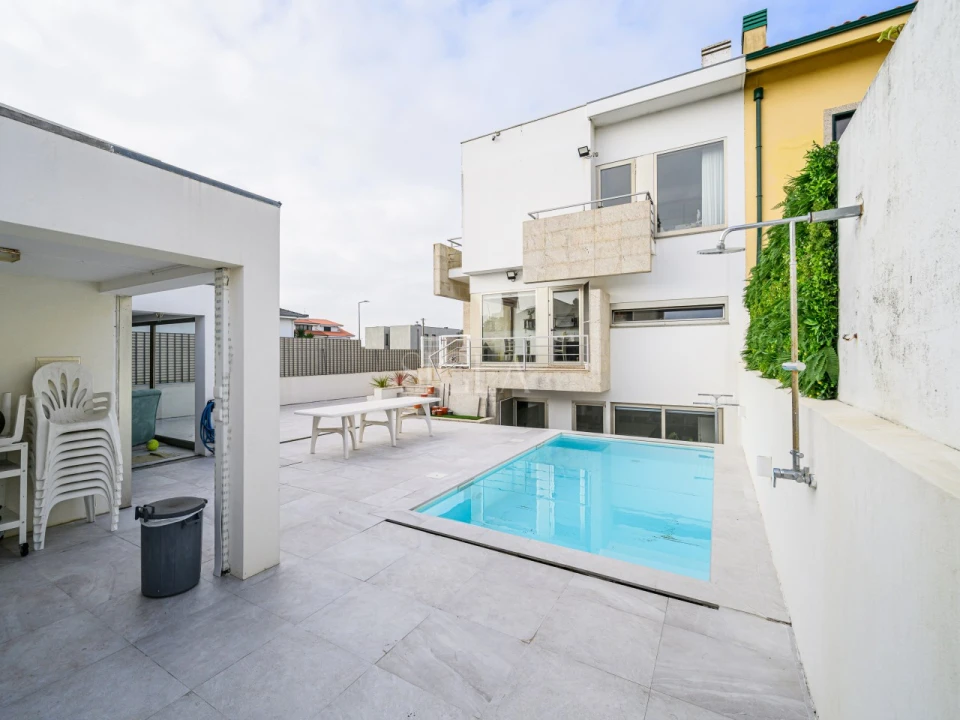 Moradia T4 para Arrendamento em Canidelo Foto 4