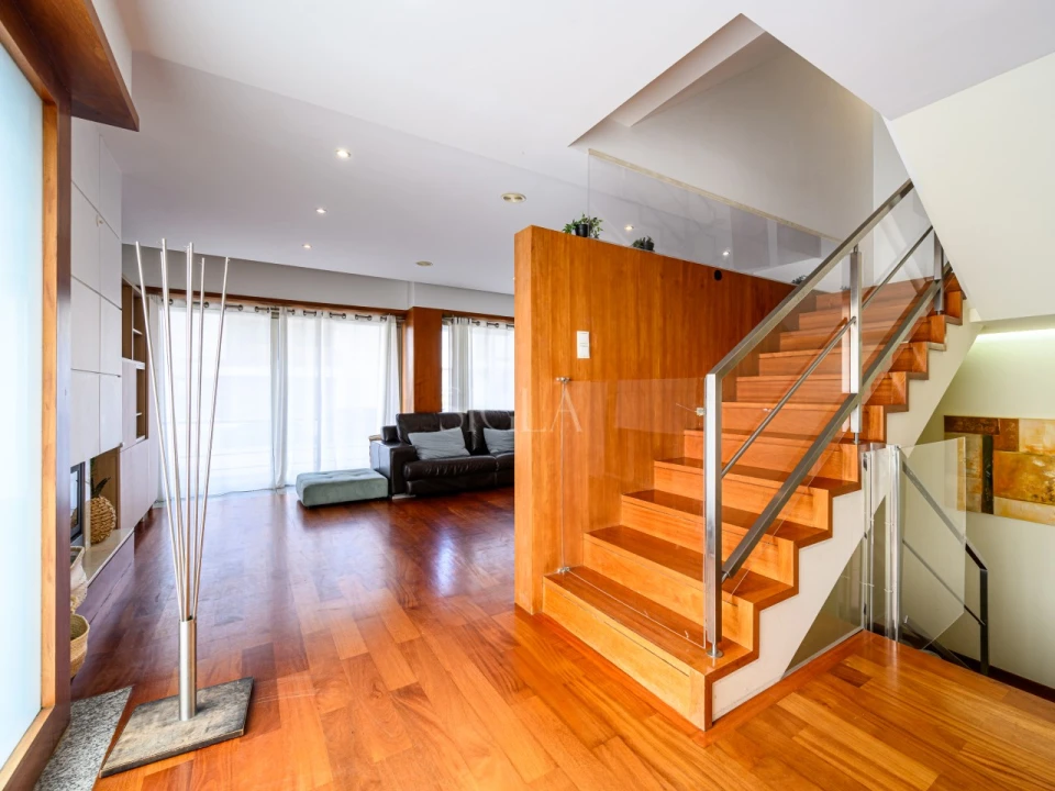 Moradia T4 para Arrendamento em Canidelo Foto 8