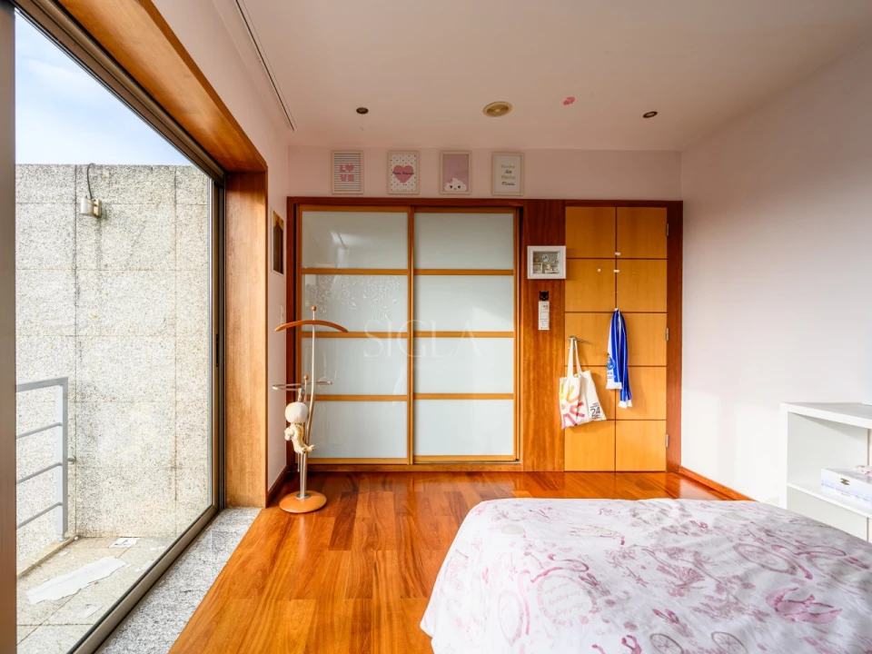 Moradia T4 para Arrendamento em Canidelo Foto 24