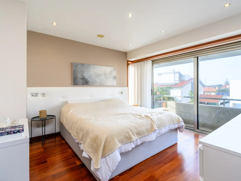 Moradia T4 para Arrendamento em Canidelo Foto 17