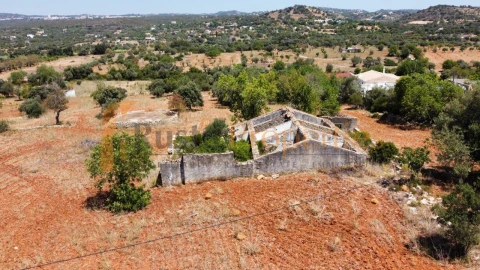 Terreno para Venda em Conceição e Estoi