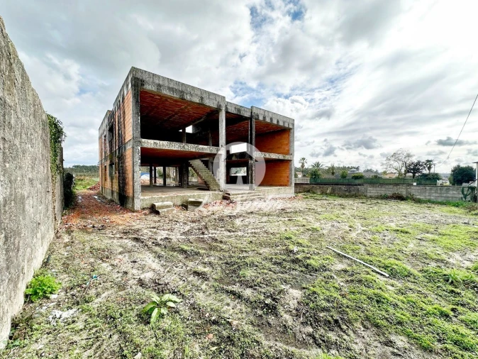 Moradia T4 para Venda em Nogueira e Silva Escura Foto 4