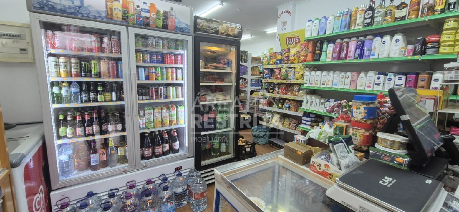 Loja para Venda em Rio de Mouro Foto 7