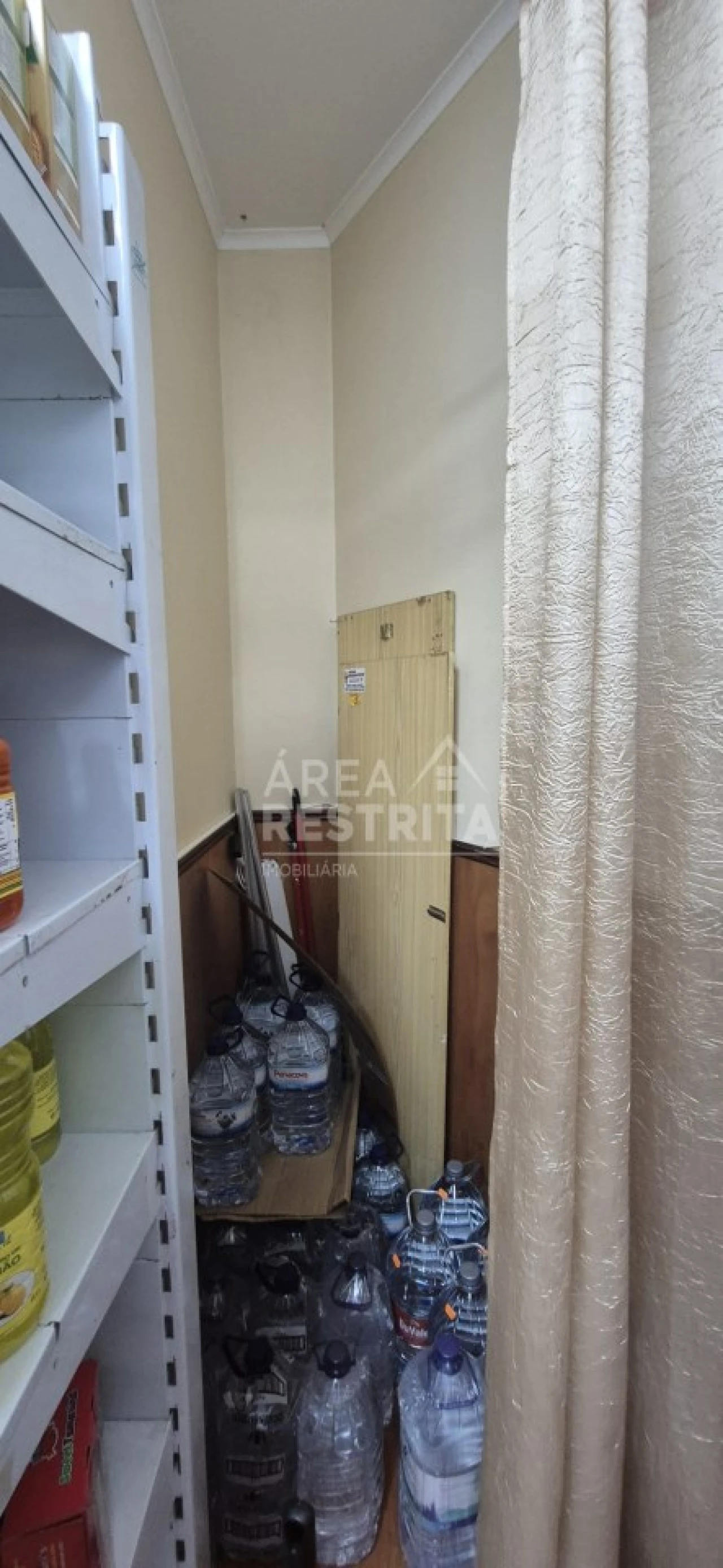 Loja para Venda em Rio de Mouro Foto 8