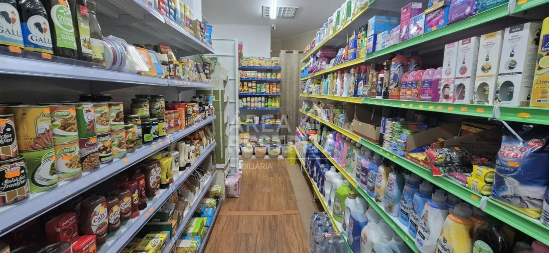Loja para Venda em Rio de Mouro