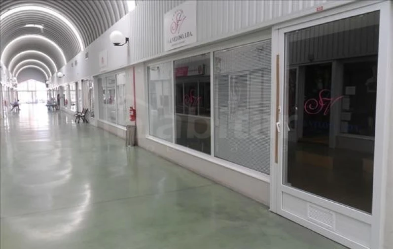 Loja para Venda em Samora Correia Foto 3