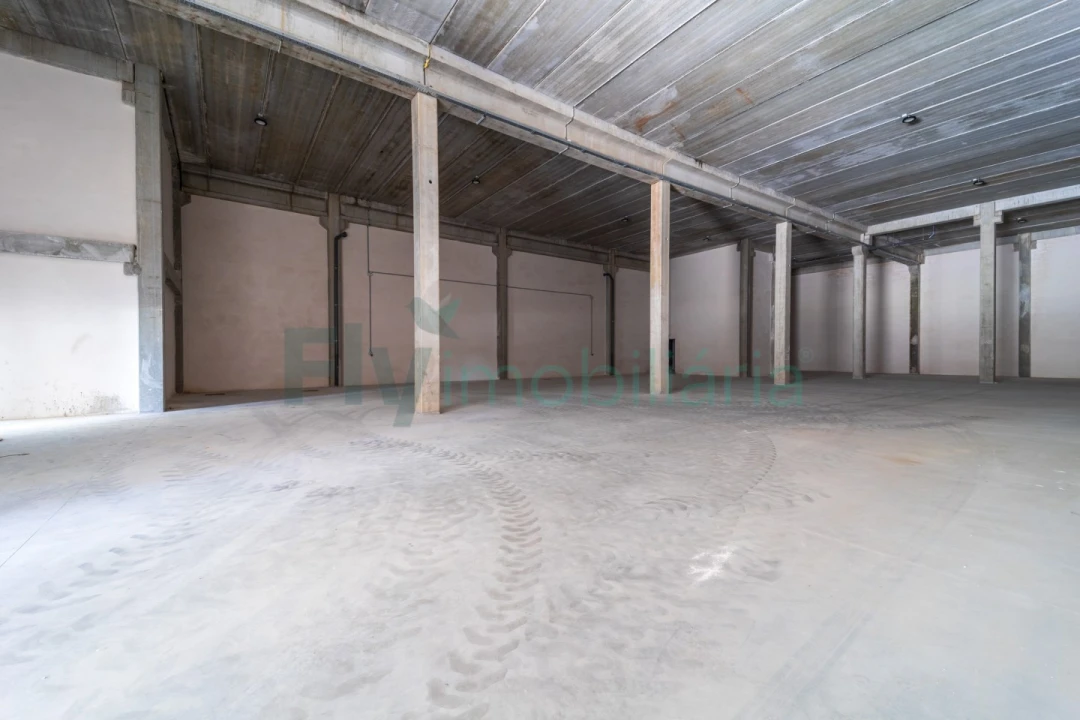 Armazém para Arrendamento em Vila Nova do Campo Foto 9