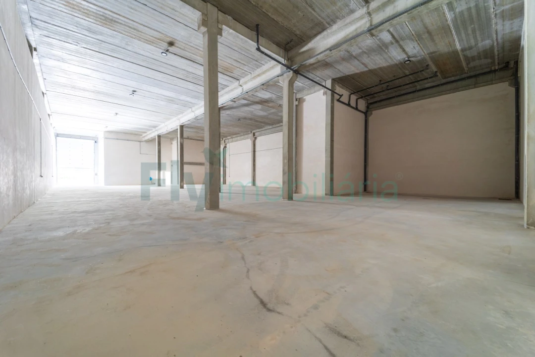 Armazém para Arrendamento em Vila Nova do Campo Foto 10