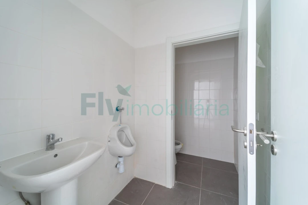 Armazém para Arrendamento em Vila Nova do Campo Foto 19