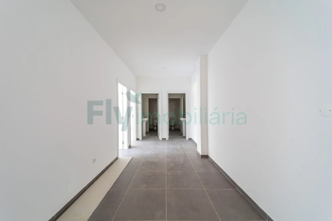 Armazém para Arrendamento em Vila Nova do Campo Foto 23