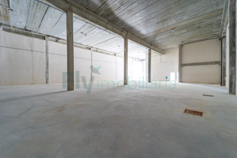 Armazém para Arrendamento em Vila Nova do Campo Foto 12