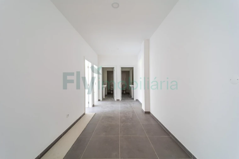 Armazém para Arrendamento em Vila Nova do Campo Foto 23