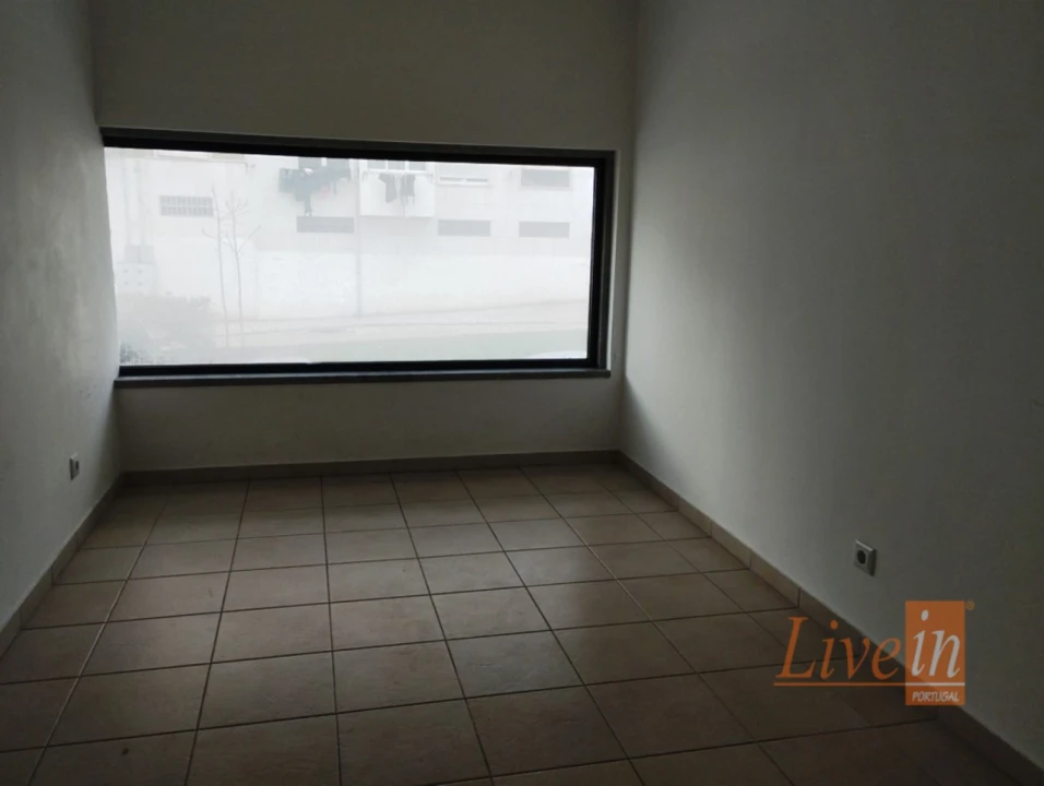 Loja para Venda em Odivelas Foto 9