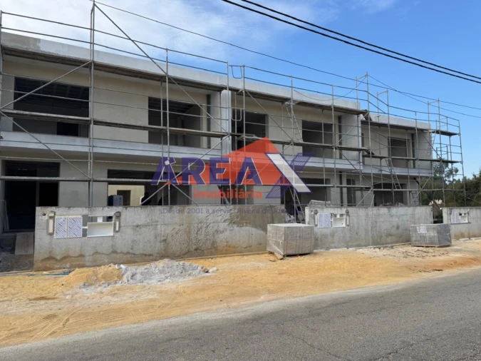 Moradia T3 para Venda em Loureiro Foto 1