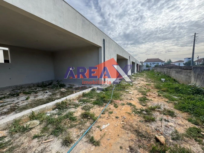 Moradia T3 para Venda em Loureiro Foto 27