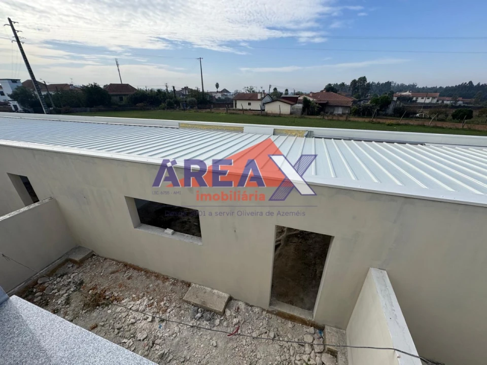 Moradia T3 para Venda em Loureiro Foto 23