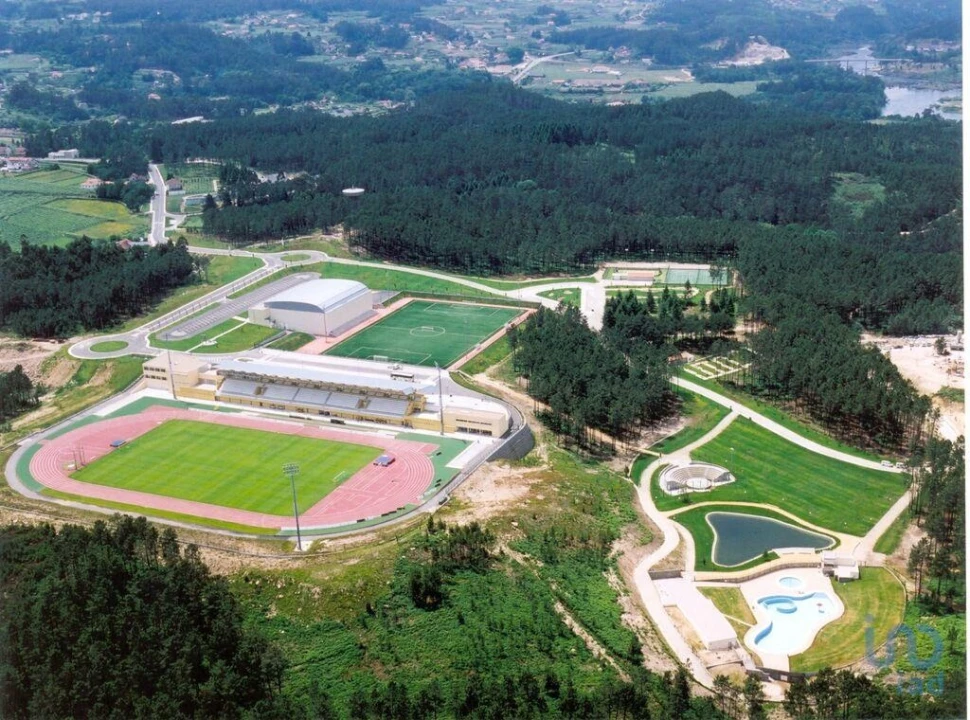 Terreno para Venda em Vila e Roussas Foto 5