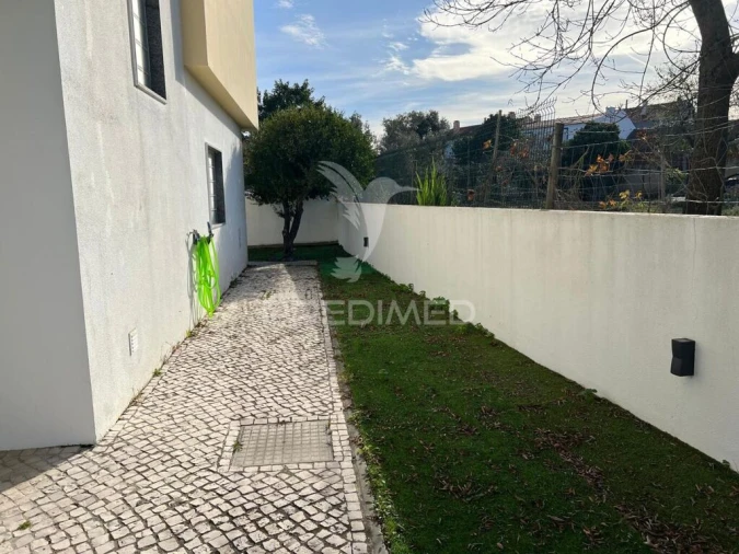 Moradia T4 para Venda em Santo Antonio da Charneca Foto 20