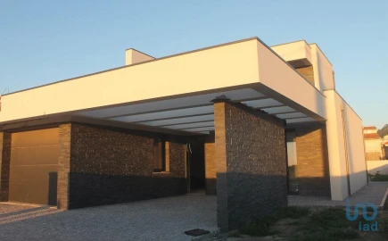 Moradia T3 para Venda em Castelo do Neiva