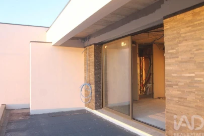 Moradia T3 para Venda em Castelo do Neiva