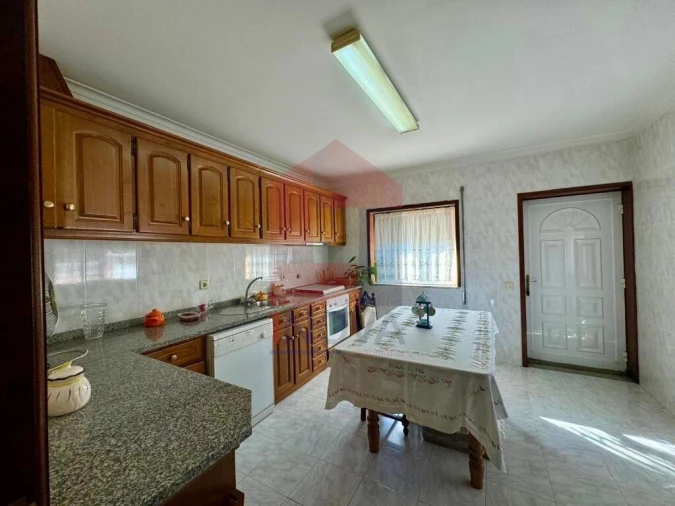 Moradia T3 para Venda em Oriz (Santa Marinha) e Oriz (São Miguel) Foto 6