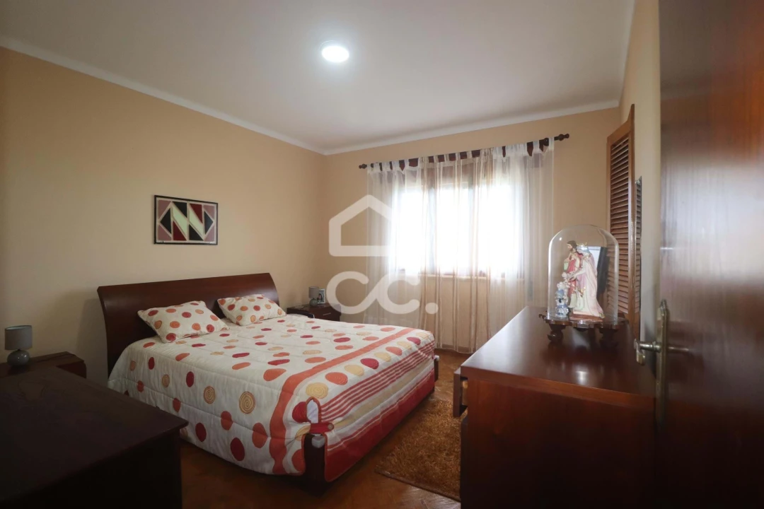 Moradia T5 para Venda em Maia Foto 15